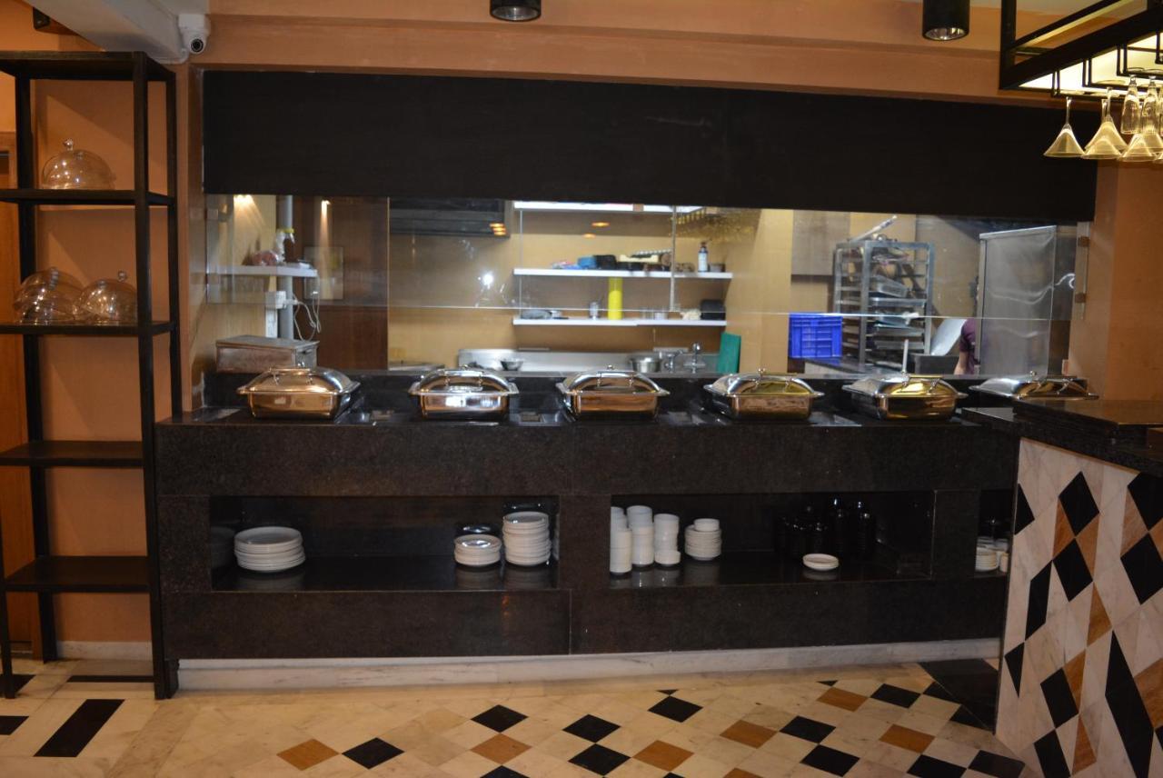 Fabhotel Naivara Boutique Udaipur Bagian luar foto