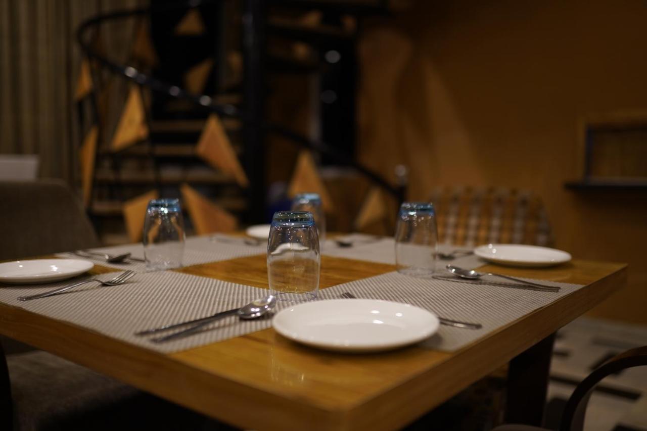 Fabhotel Naivara Boutique Udaipur Bagian luar foto