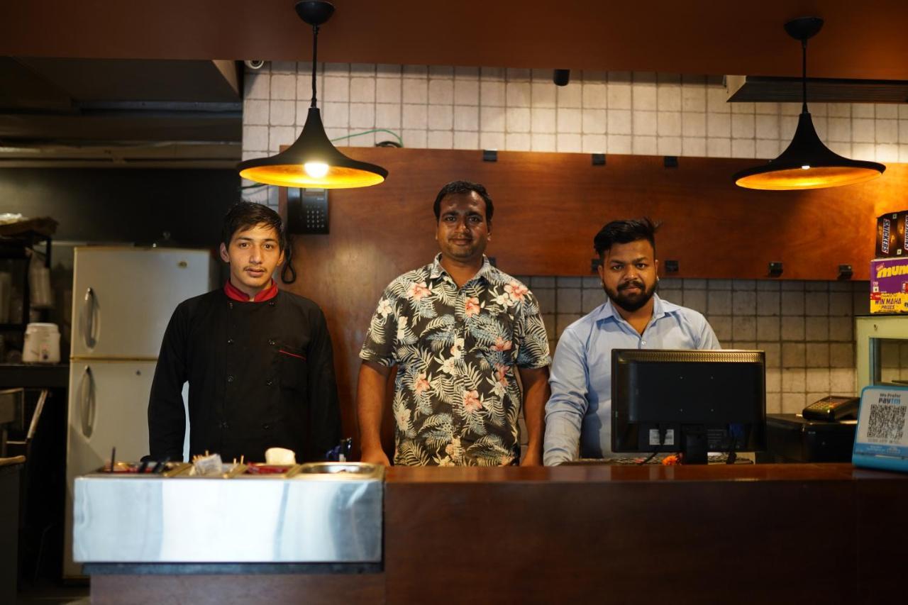 Fabhotel Naivara Boutique Udaipur Bagian luar foto
