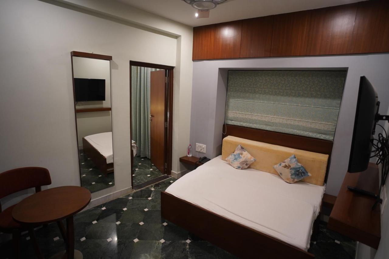 Fabhotel Naivara Boutique Udaipur Bagian luar foto