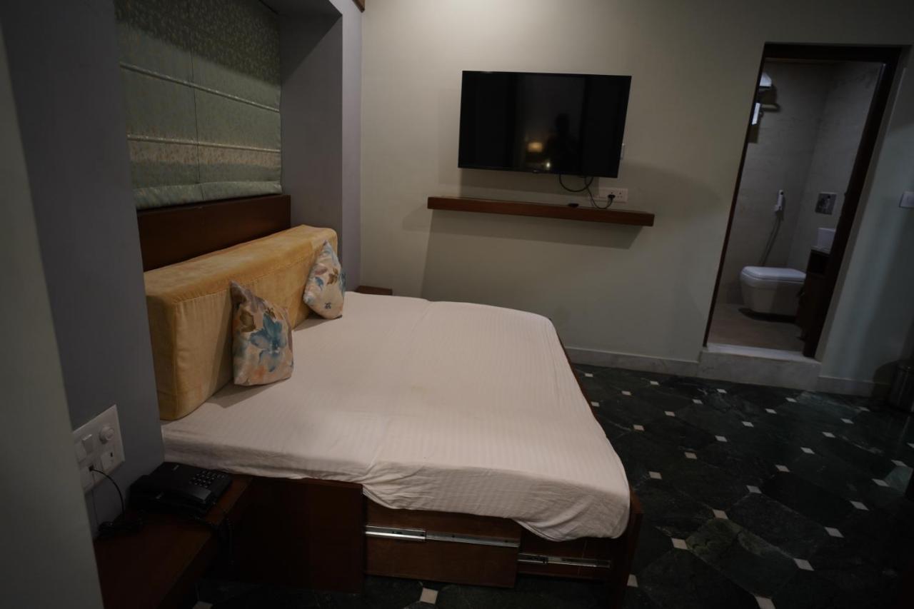 Fabhotel Naivara Boutique Udaipur Bagian luar foto