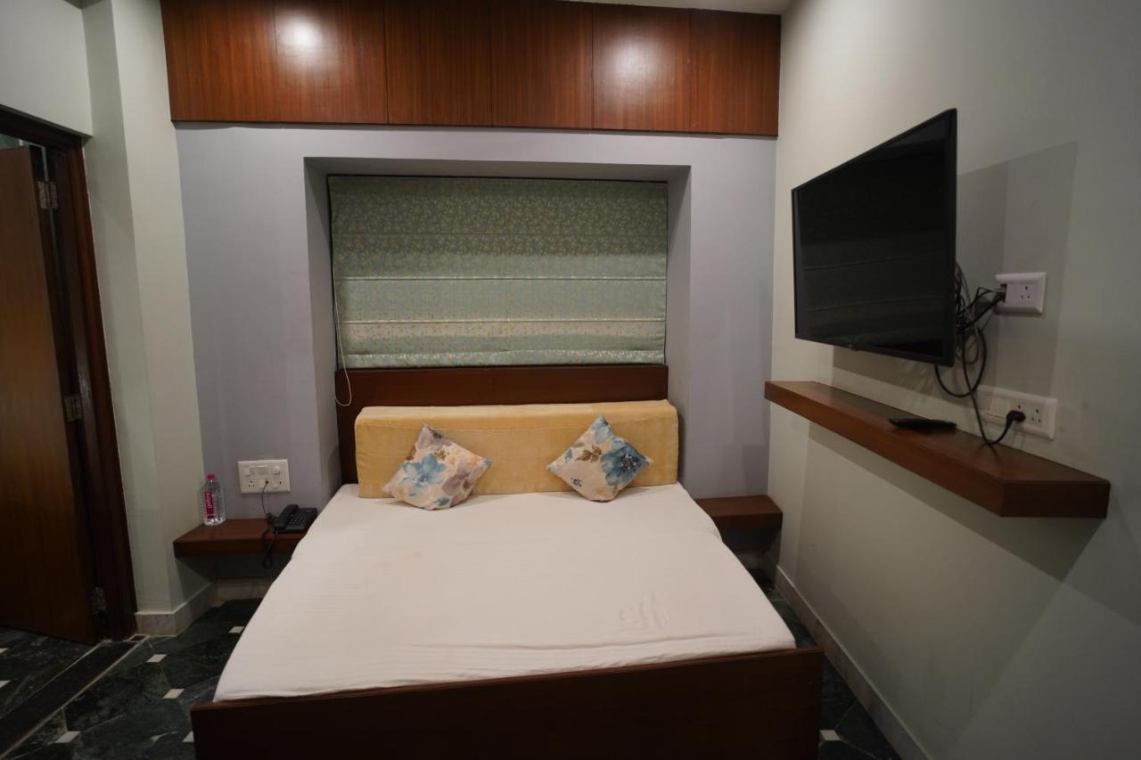 Fabhotel Naivara Boutique Udaipur Bagian luar foto