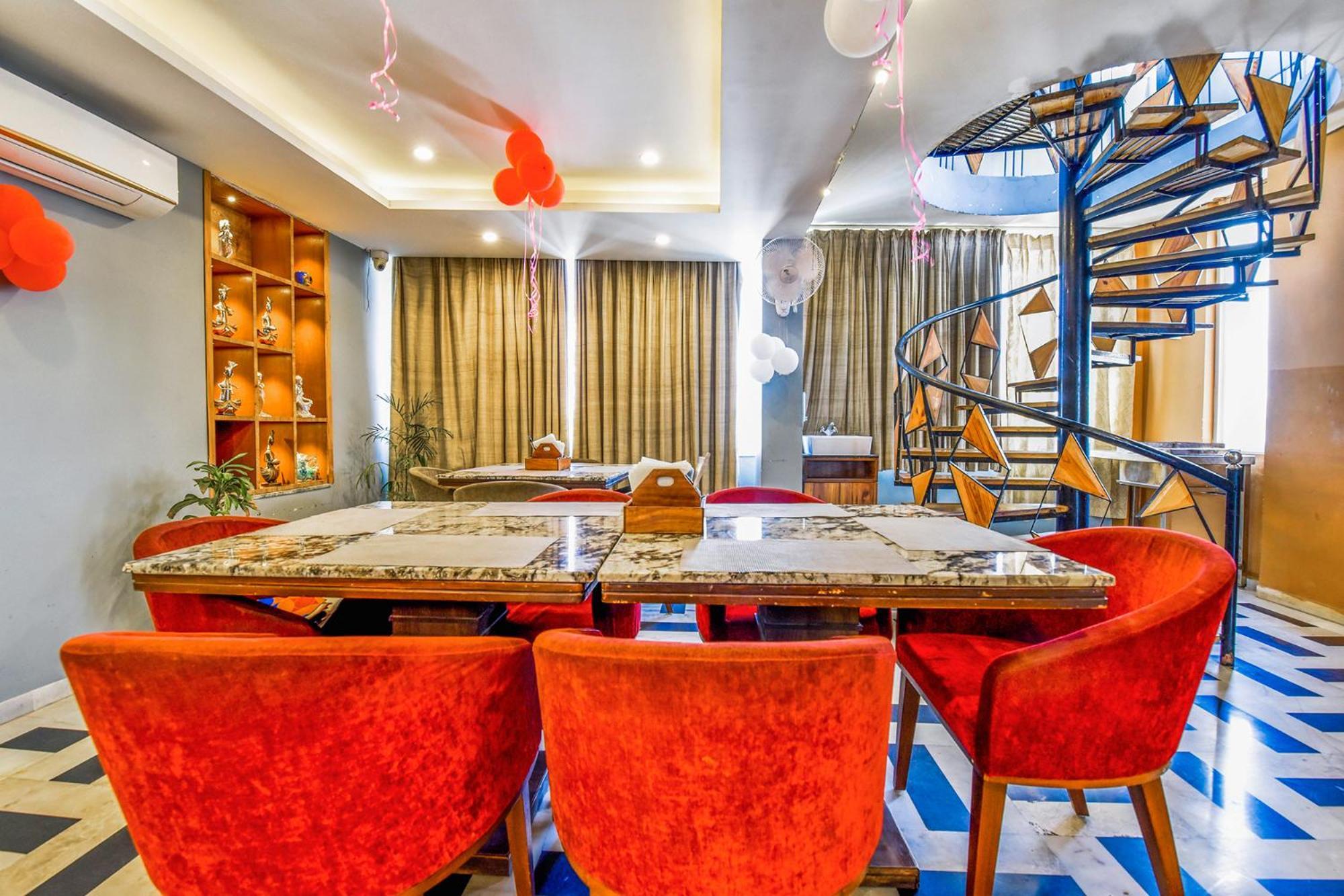 Fabhotel Naivara Boutique Udaipur Bagian luar foto